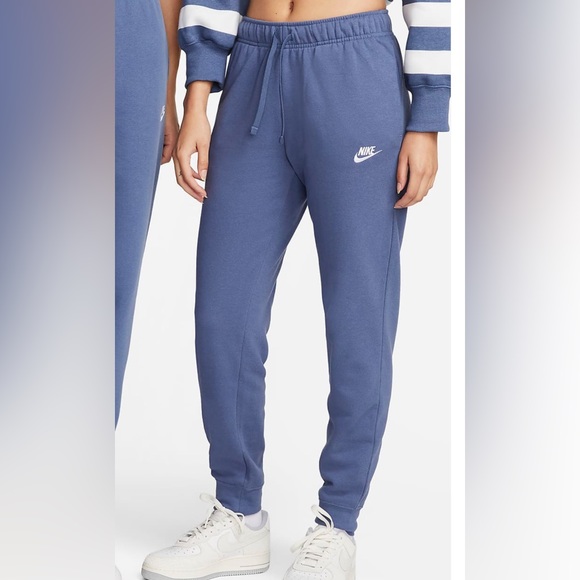 Nike Pants - Nike sportswear club fleece womens mid-rise joggers size L Color: Navy